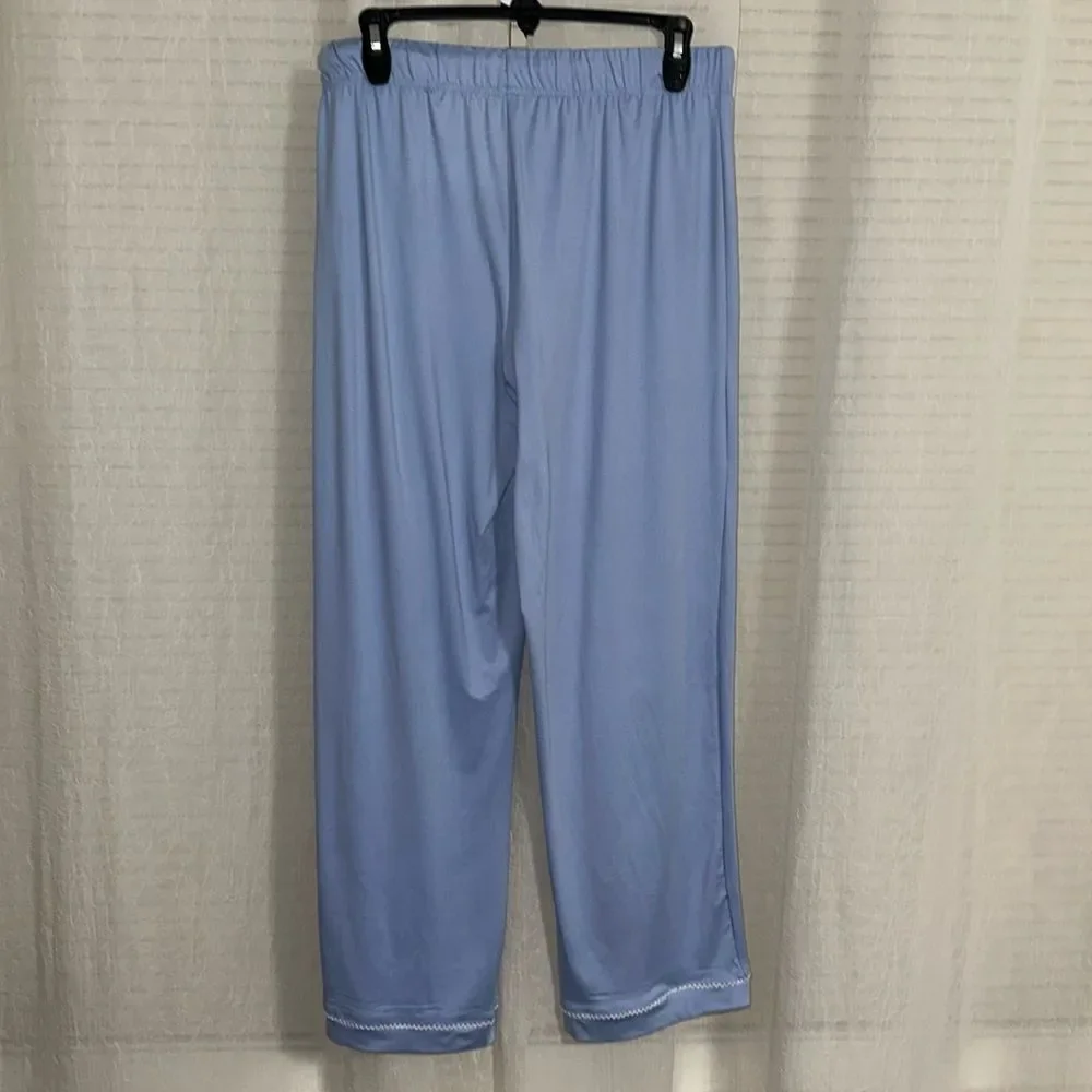 RAE DUNN. M Light Blue White Notch Collar Short Sleeve Button Top Cropped PJ - Picture 8 of 14